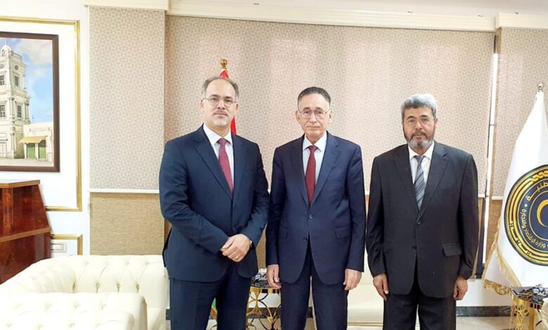 Photo of نقيب المحاسبين والمراجعين الليبيين يلتقي وزير الاقتصاد بحكومة الوحدة الوطنية