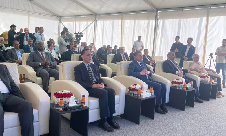 Photo of وزير الاقتصاد والتجارة يشارك في افتتاح معرض صنع في الجزائر رفقة رئيس حكومة الوحدة الوطنية